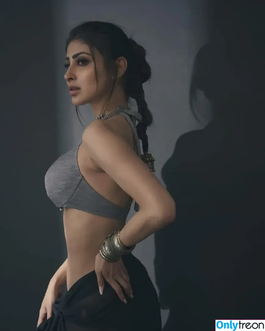 Mouni Roy nude photo #0021 (imouniroy)