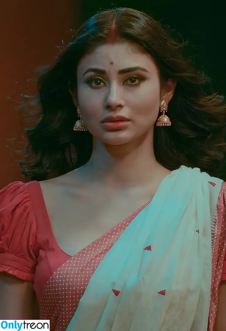 Mouni Roy nude photo #0024 (imouniroy)