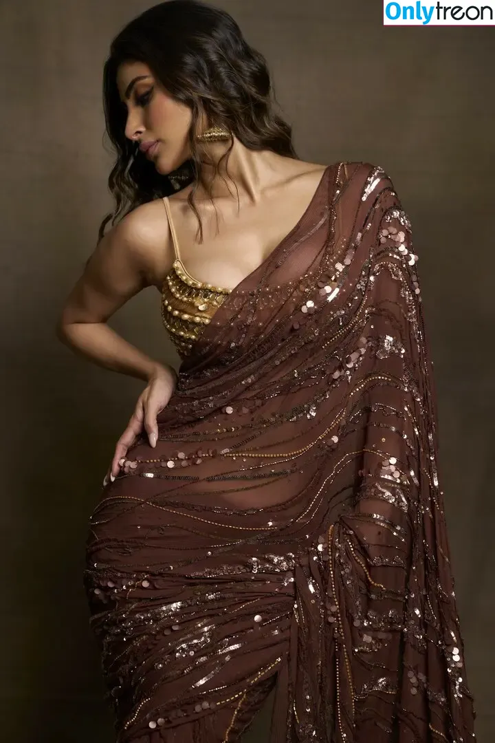 Mouni Roy nude photo #0058 (imouniroy)