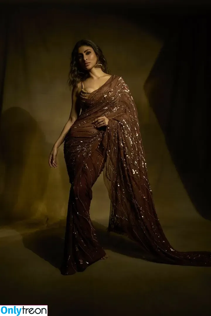 Mouni Roy nude photo #0059 (imouniroy)