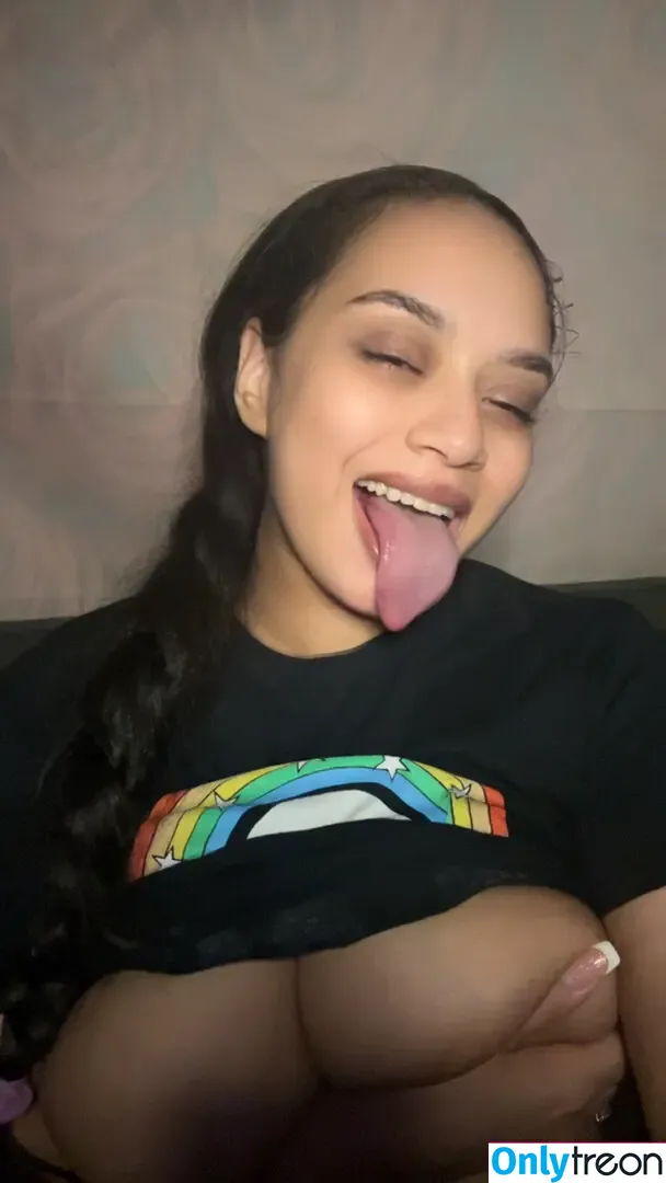 mouthymela nude photo #0093 (MelaMoans / scarymommy)