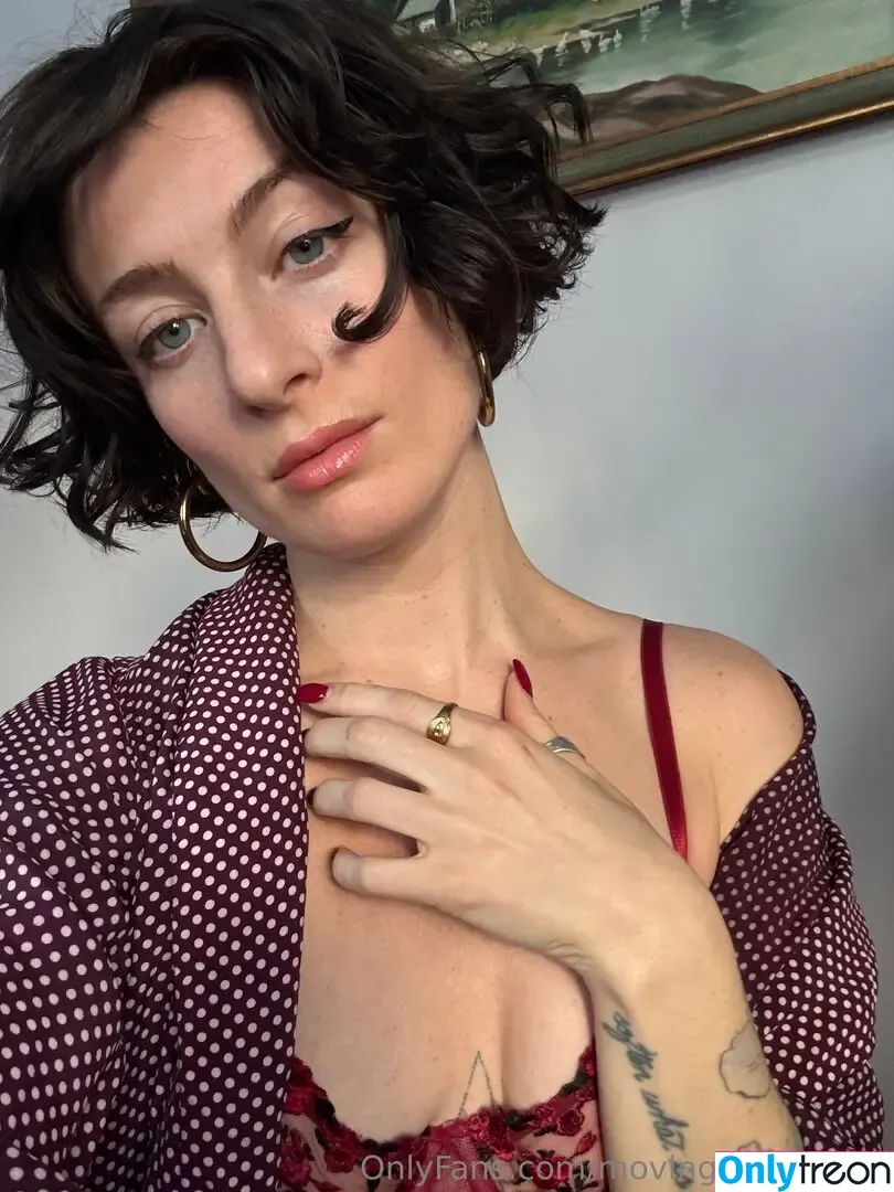 movingwithmarlie nude photo #0015 (movingwithmarley)