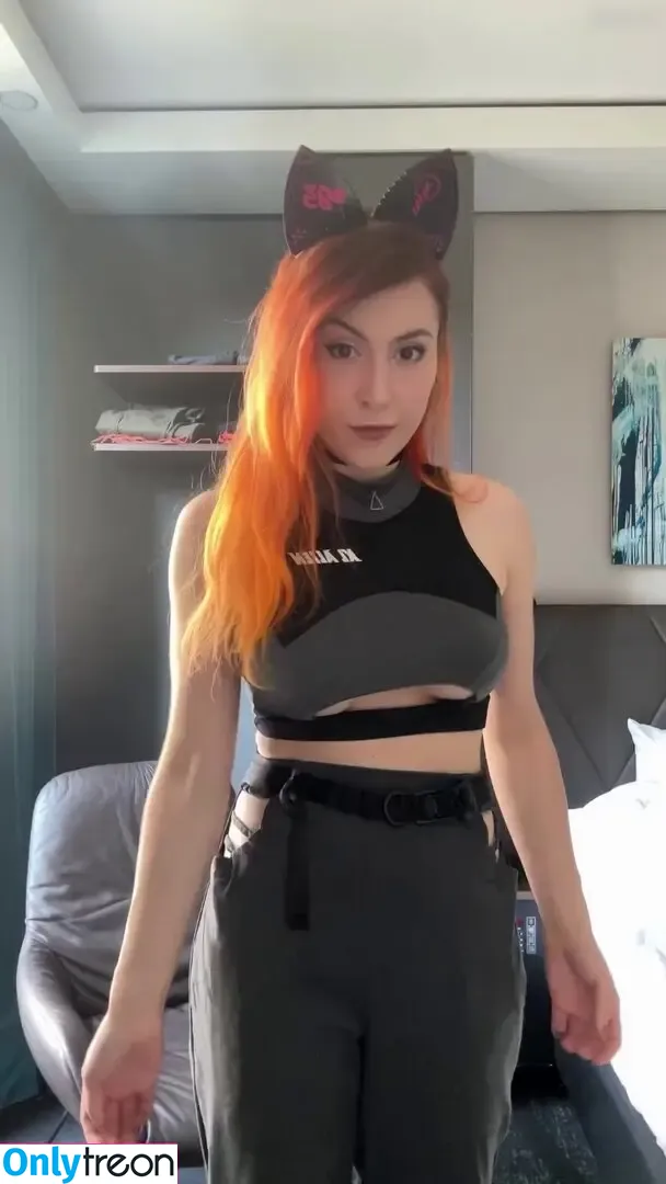 Mowky голая photo #0483 (Mowkytv)
