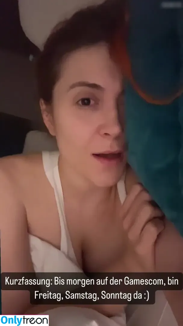 Mowky голая photo #0488 (Mowkytv)