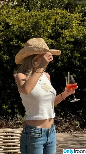 mrsbella, sarahtoninx9_ leaked nudes