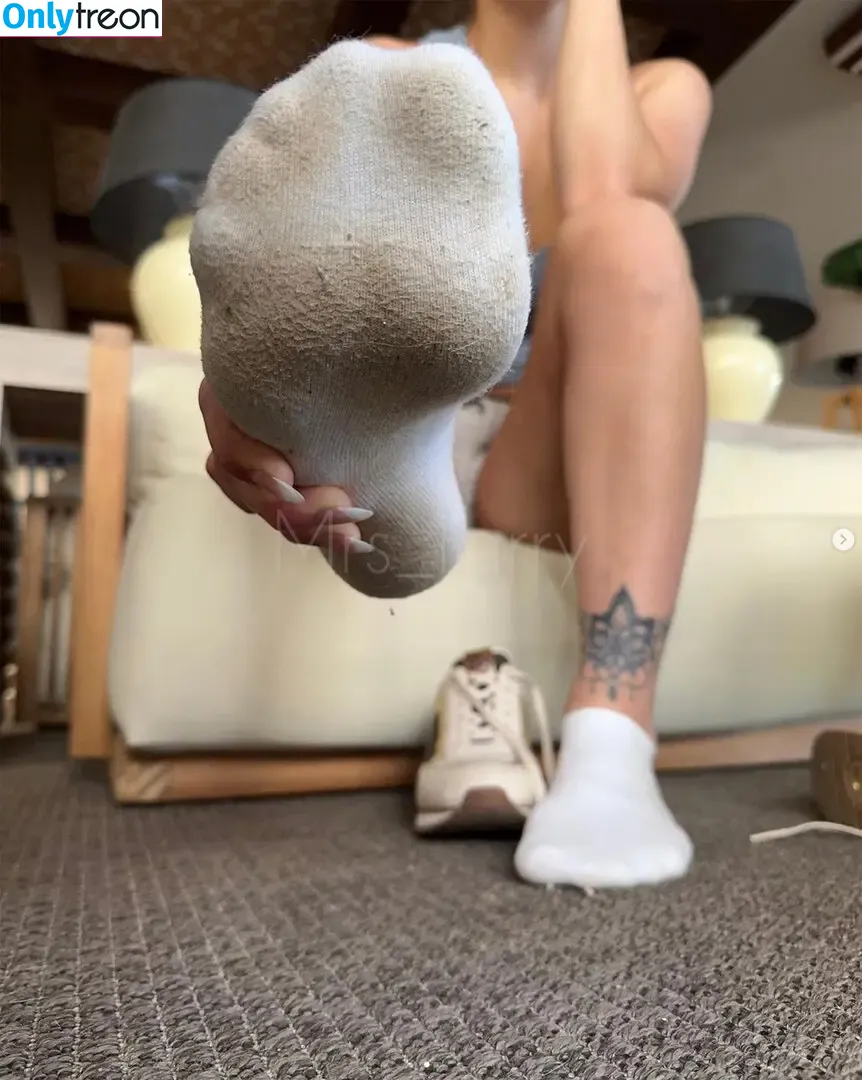 mrs_larry nude photo #0100 (mrs_larry)