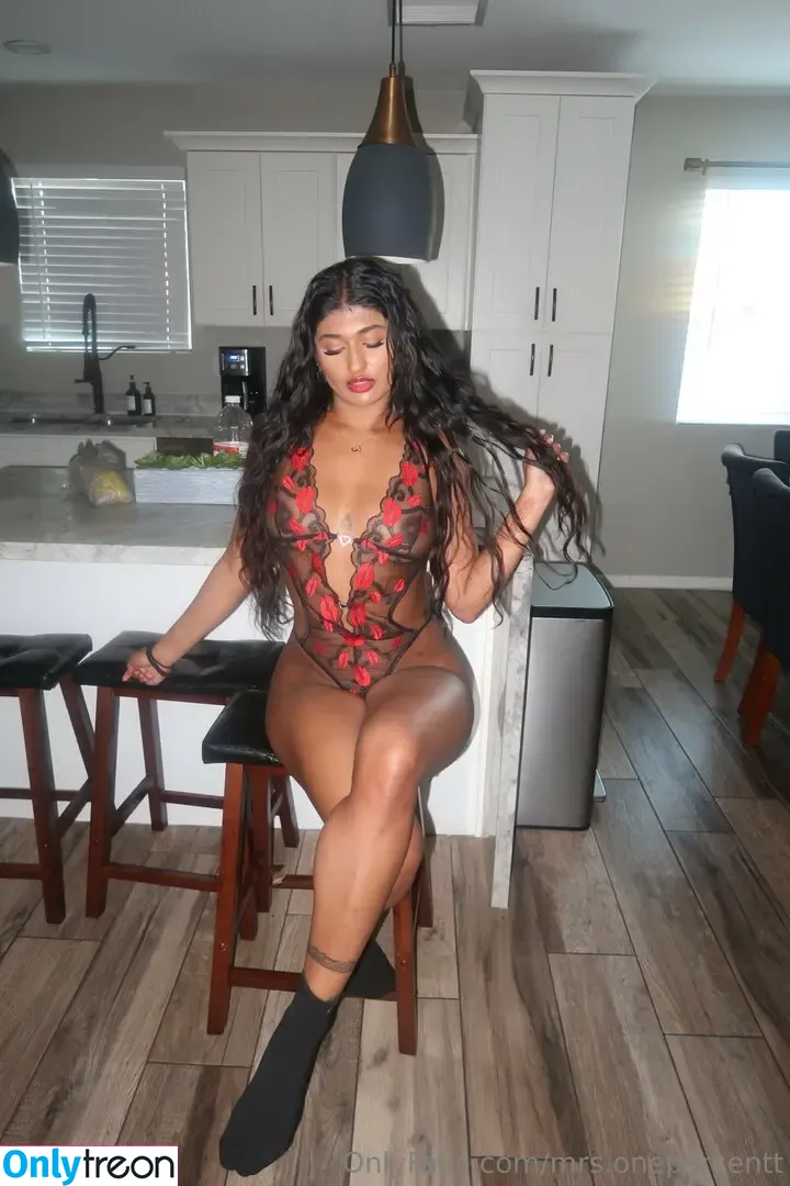 mrs.onepercentt nude photo #0030 (mrs.onepercentt)