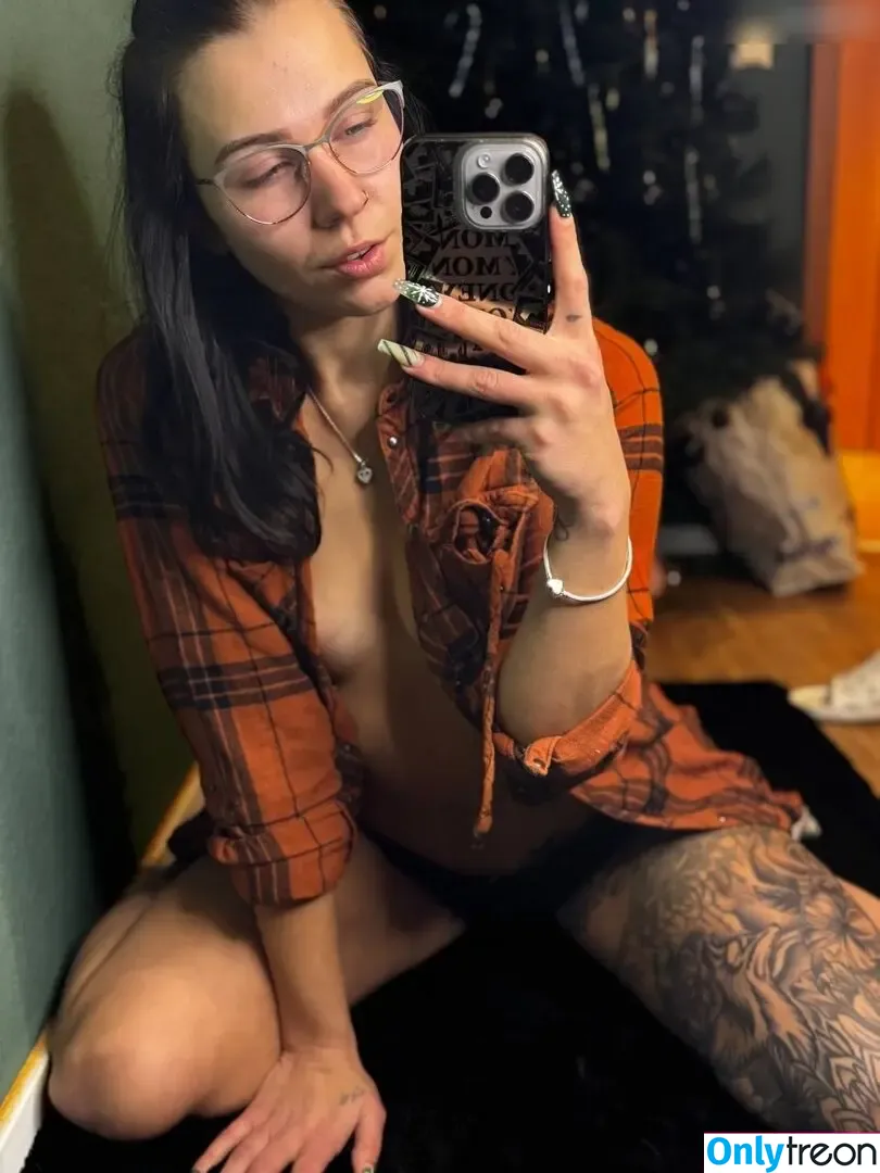 Mrs.Provokant nude photo #0020 (mrs_provokant / mrssunshinenow1)