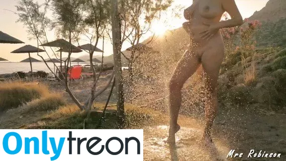 Mrs. Robinson nude photo #0108 (gracerobinson / mrsrobinsonvip / mrsrobinsonxox)
