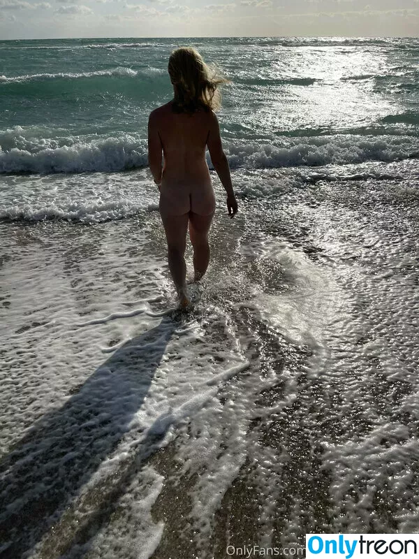 Mrs. Robinson nude photo #0176 (gracerobinson / mrsrobinsonvip / mrsrobinsonxox)