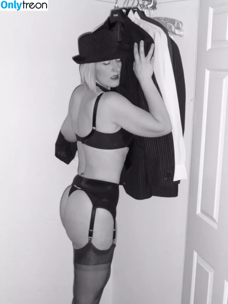 Mrs S Stockings nude photo #0216 (mrshnylons / mrshosiery)