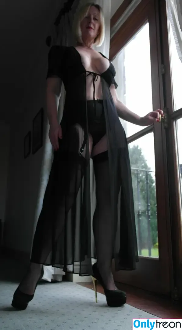 Mrs S Stockings nude photo #0361 (mrshnylons / mrshosiery)