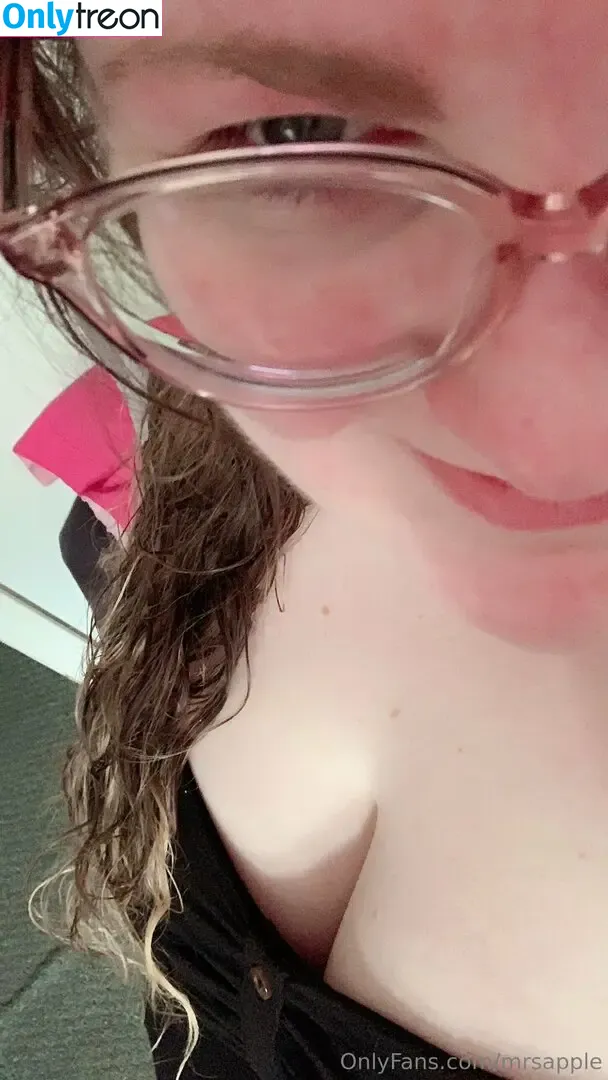 mrsapple nude photo #0208 (therealmrsapple)