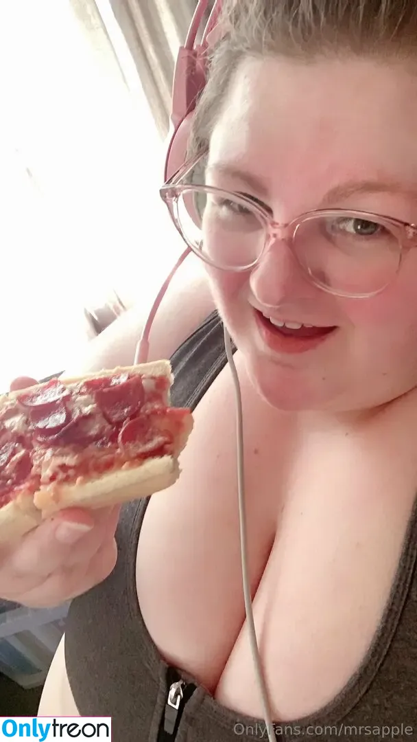 mrsapple nude photo #0210 (therealmrsapple)