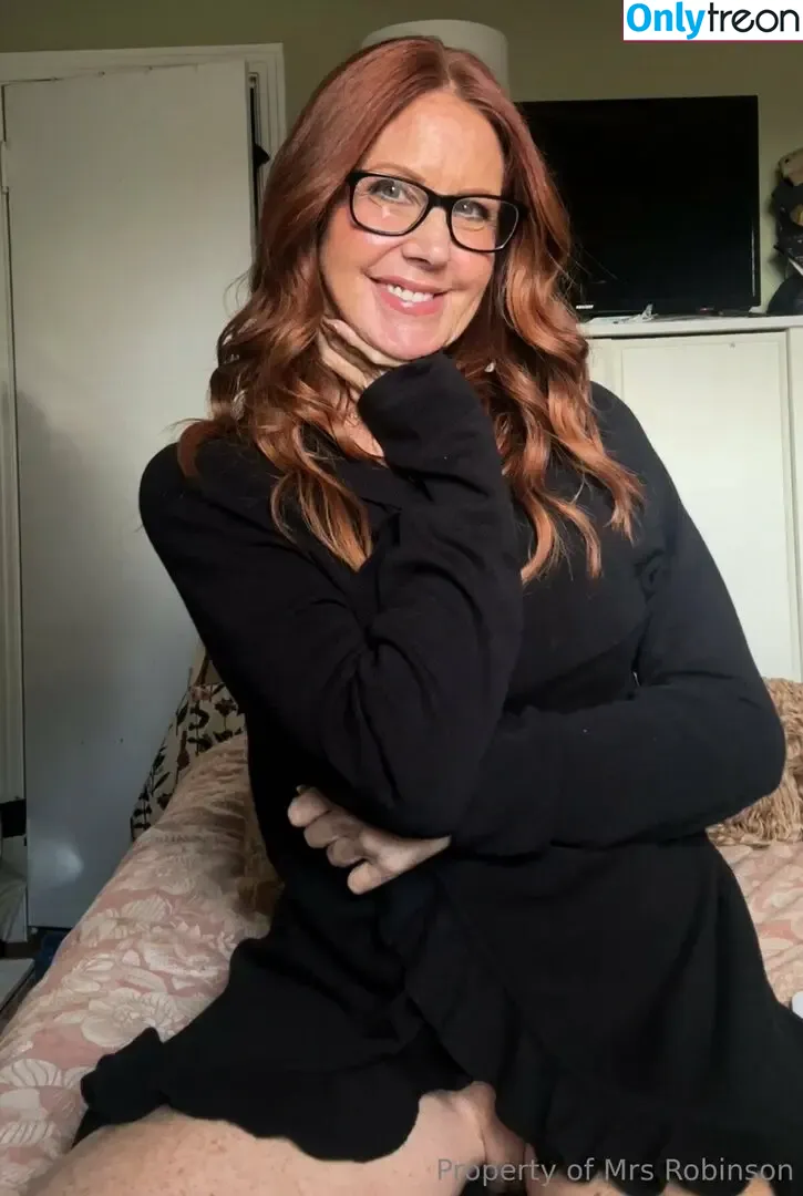 mrsrobinsonvip nude photo #0153 (mrsrobinsonxox)
