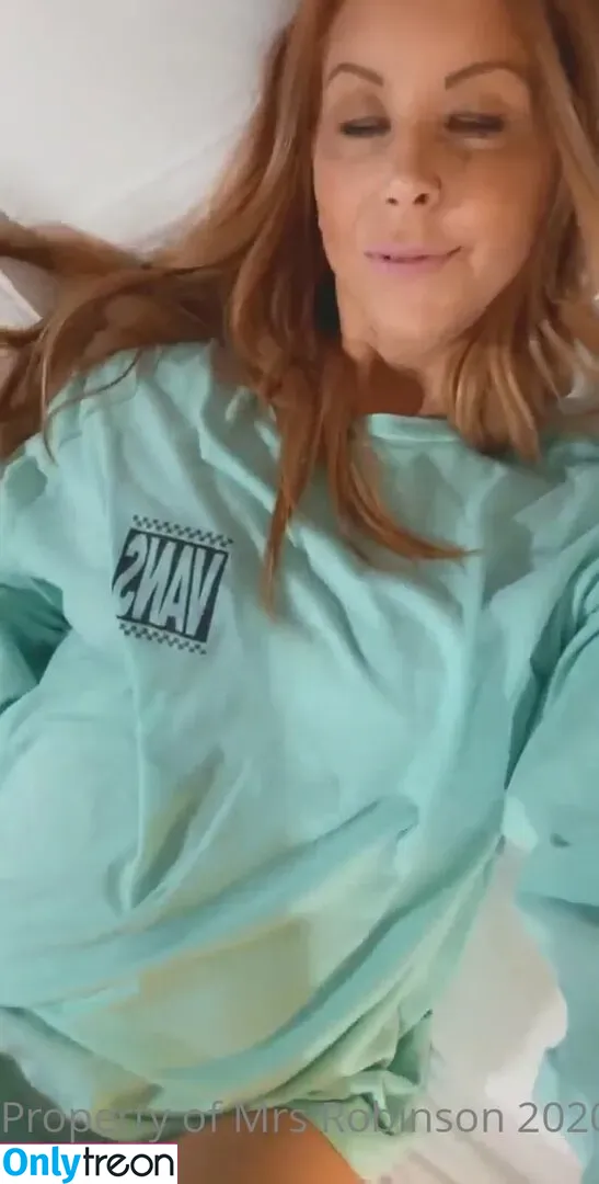 Mrsrobinsonxo nude photo #0028 (mrsrobinsonxox)