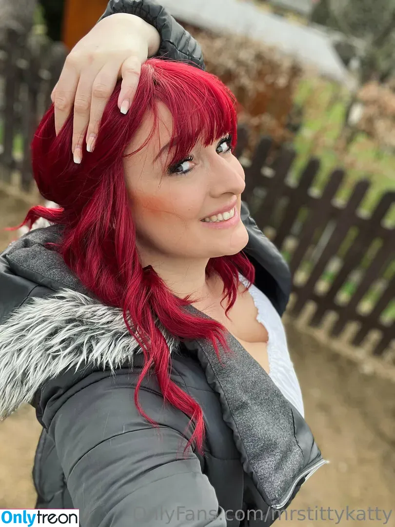 mrstittykatty nude photo #0011 (mrstittykatty)