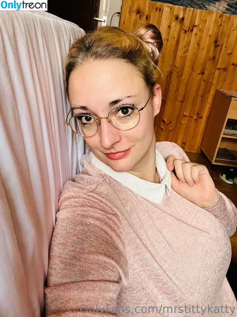 mrstittykatty голая photo #0056 (mrstittykatty)