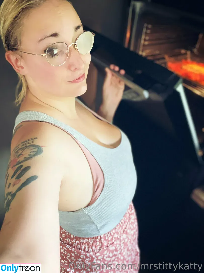 mrstittykatty голая photo #0118 (mrstittykatty)