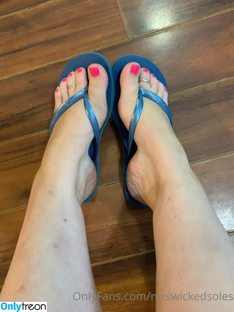 mrswickedsoles голая photo #0008 (wicked_littlesoles)