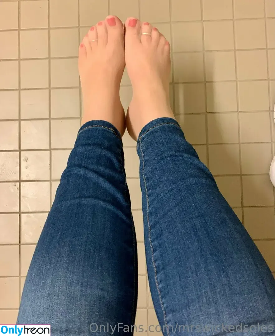 mrswickedsoles nude photo #0052 (wicked_littlesoles)