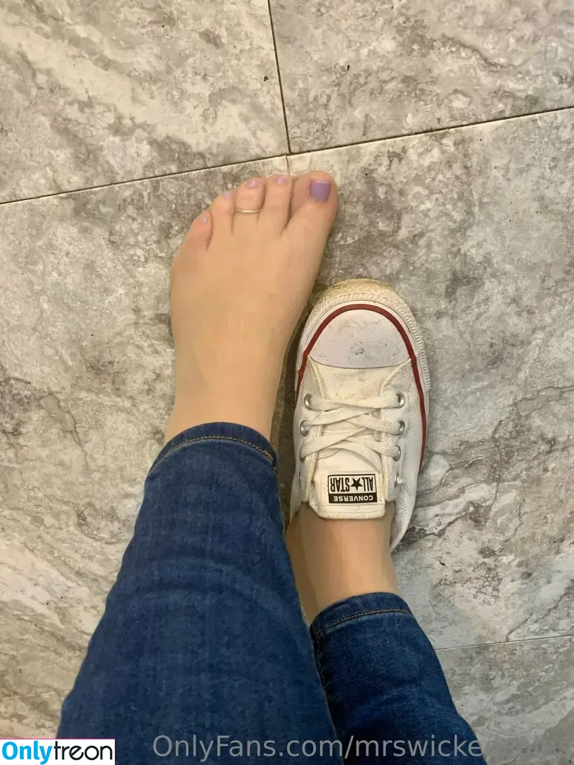 mrswickedsoles nude photo #0056 (wicked_littlesoles)