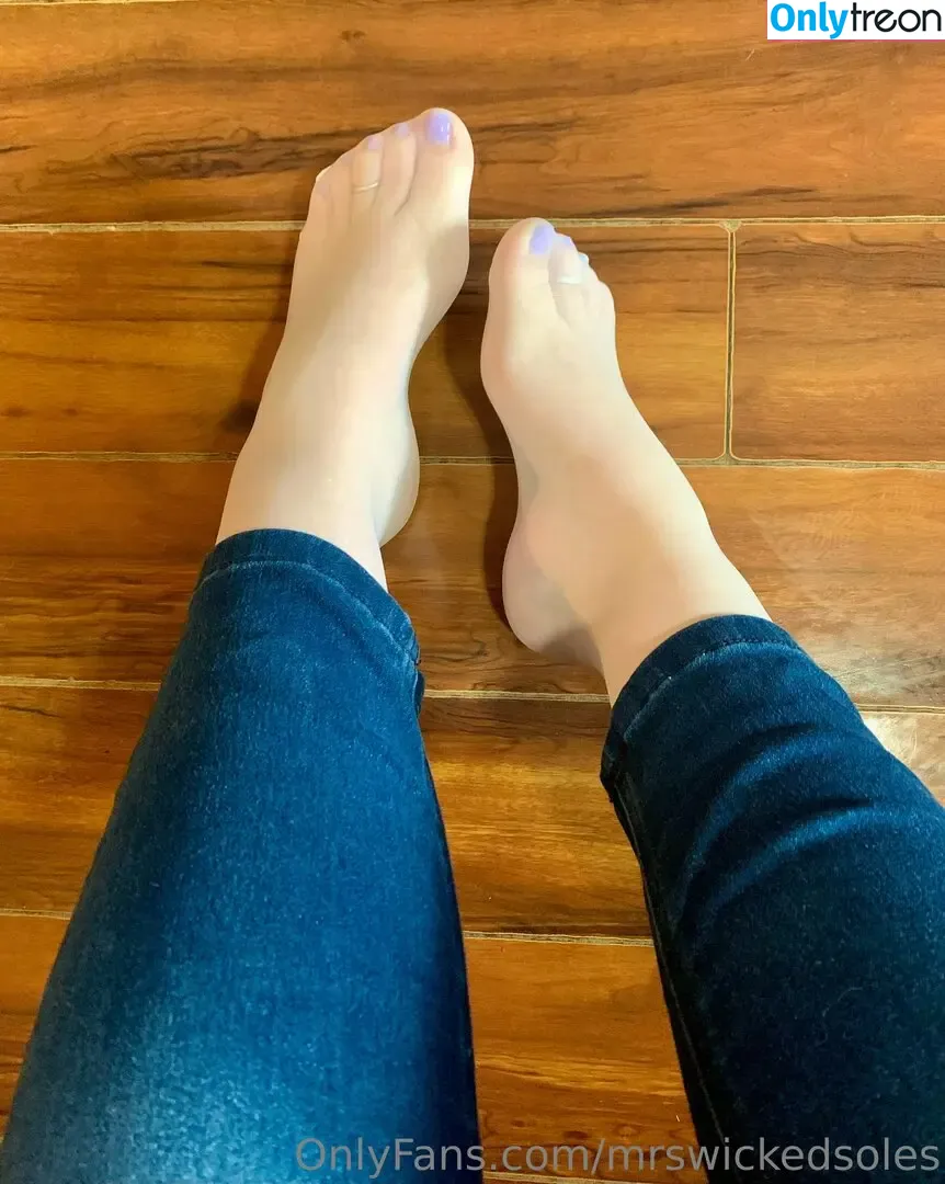 mrswickedsoles nude photo #0060 (wicked_littlesoles)