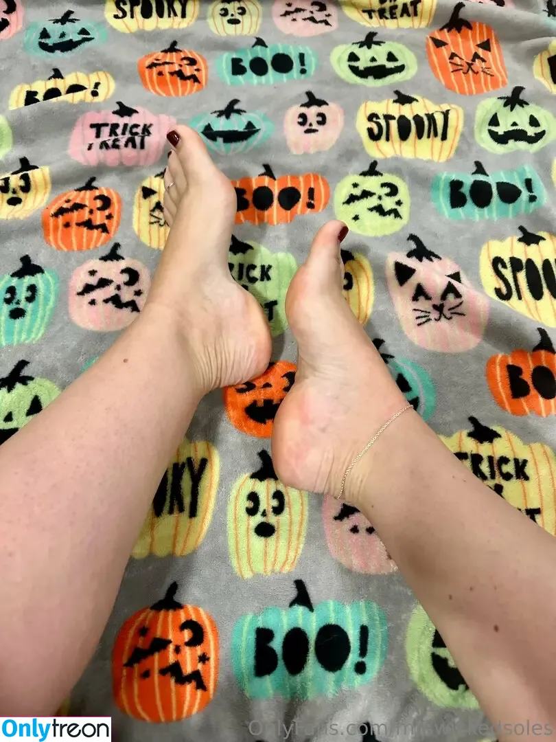 mrswickedsoles голая photo #0115 (wicked_littlesoles)