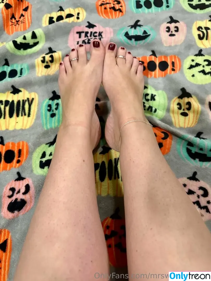 mrswickedsoles nude photo #0119 (wicked_littlesoles)