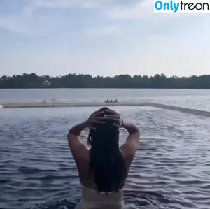 Mrunal Thakur / mrunalthakur nude photo #0053