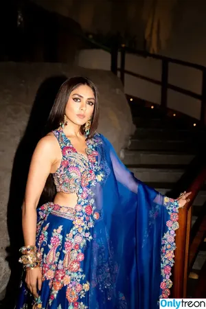 Mrunal Thakur / mrunalthakur nude photo #0061