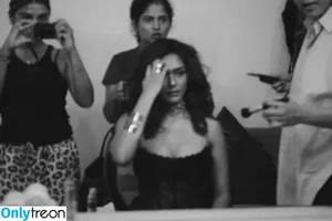 Mrunal Thakur / mrunalthakur nude photo #0071