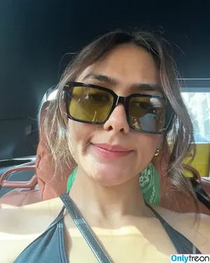 Mrunal Thakur / mrunalthakur nude photo #0083