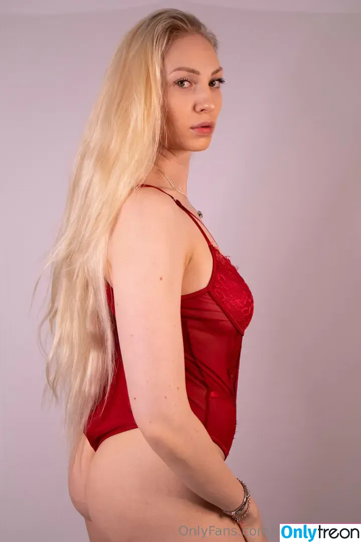 msrapunzelfree nude photo #0010 (therealmsrapunzel)