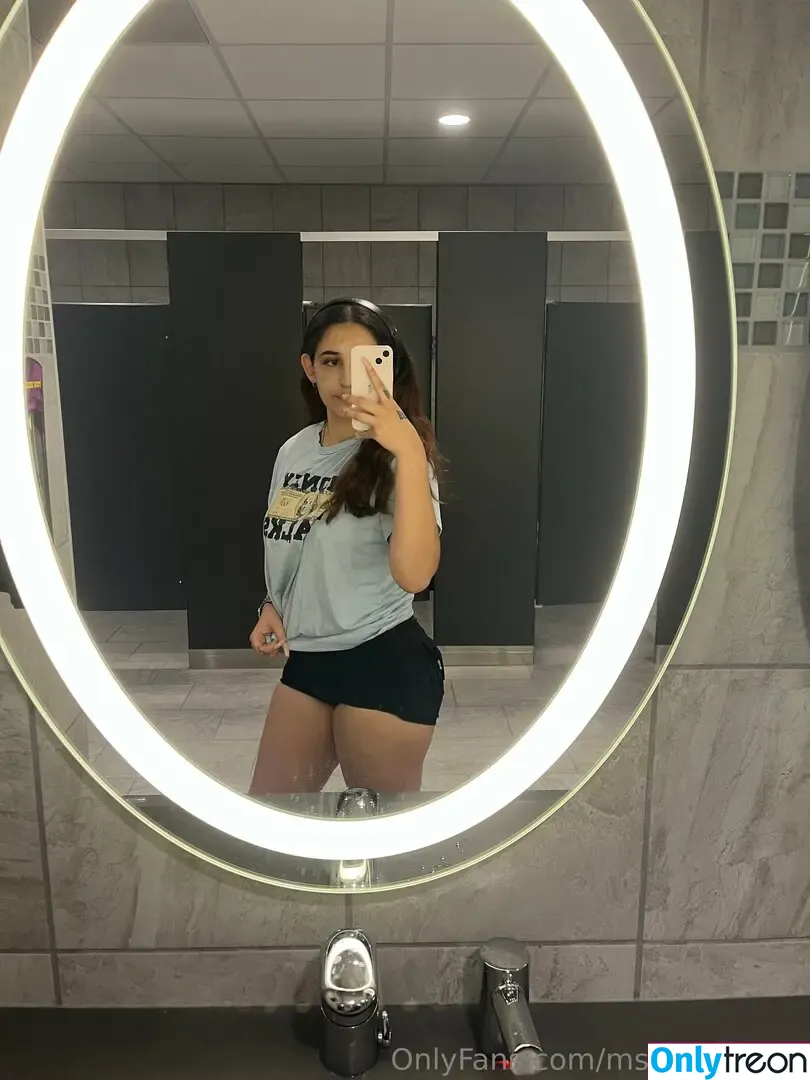 msshewillfree nude photo #0003 (msshewillfree)
