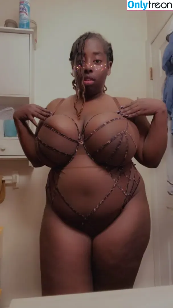 MsTeeonii nude photo #0005 (ms.teeonii / teeoniiilove)