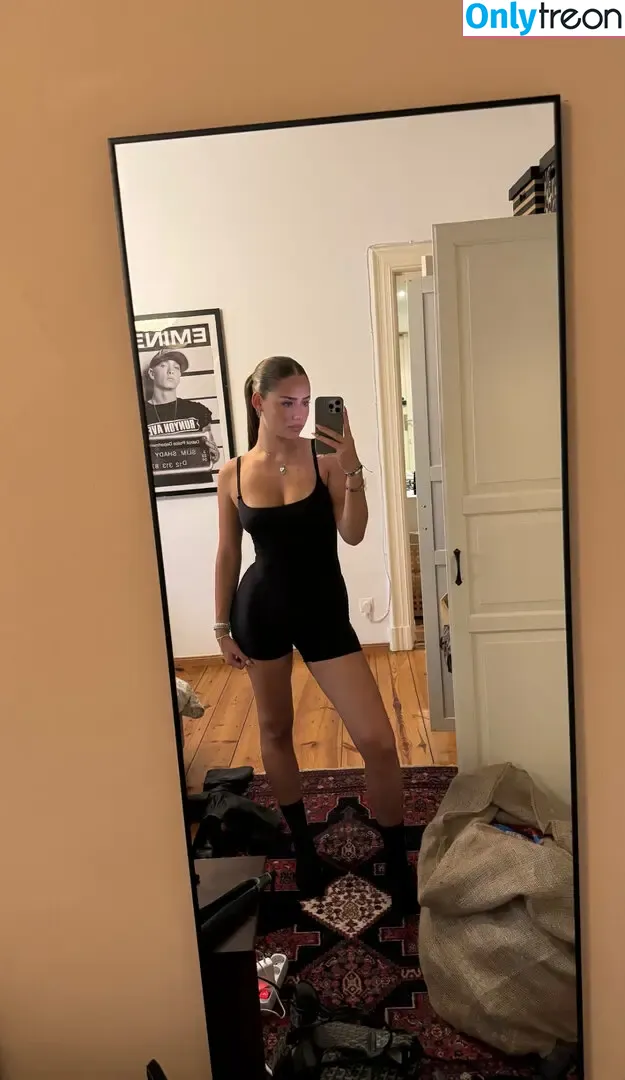 Mthlara nude photo #0167 (Mthlara)