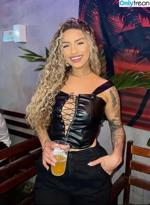Muito Linda / muito.linda_ / naticasassola nude photo #0542