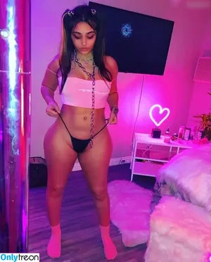  nude photo #0004