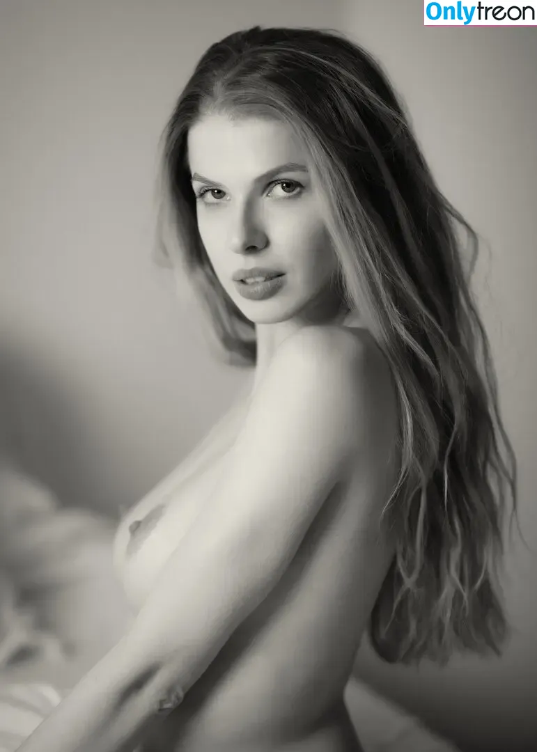 Mwsolak nude photo #0031 (Monika Wsolak)