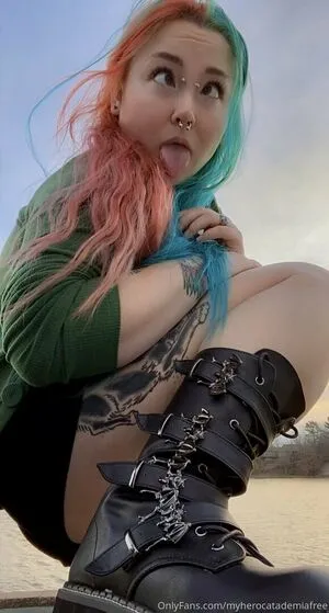 myherocatademiafree / missamerrrickaa nude photo #0012
