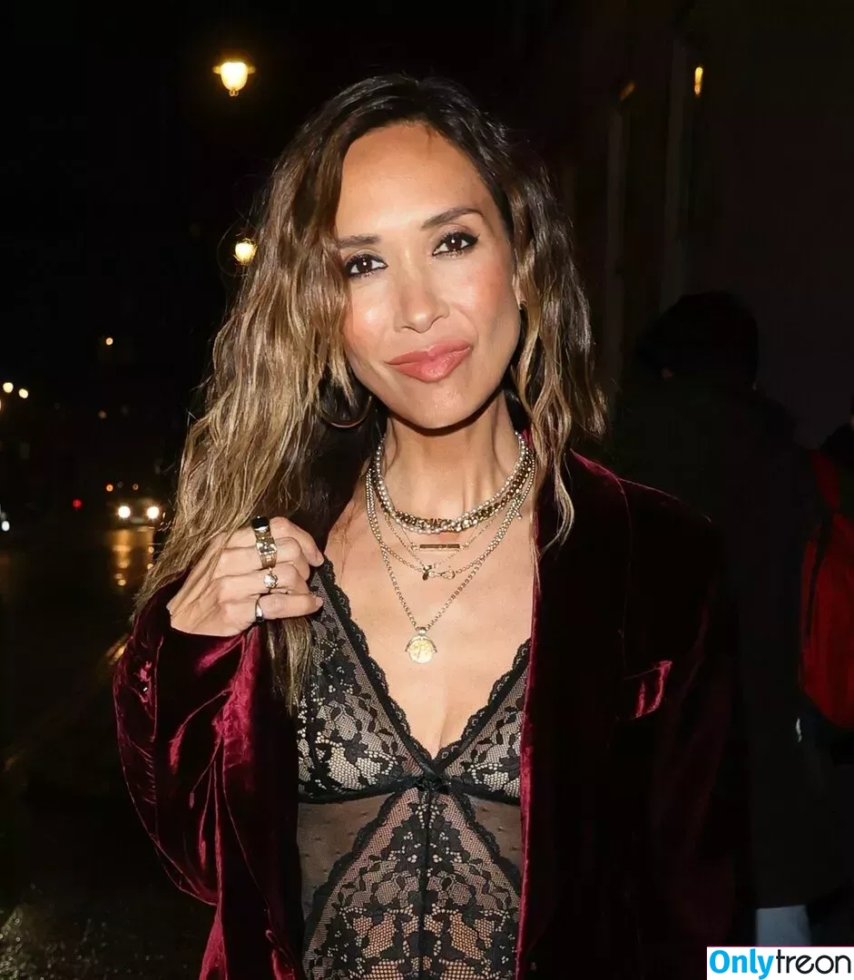 Myleene Klass голая photo #0535 (myleeneklass)