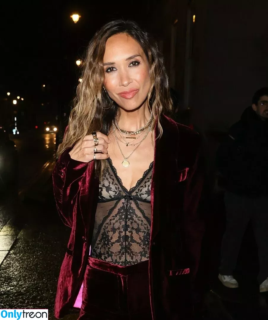 Myleene Klass голая photo #0536 (myleeneklass)