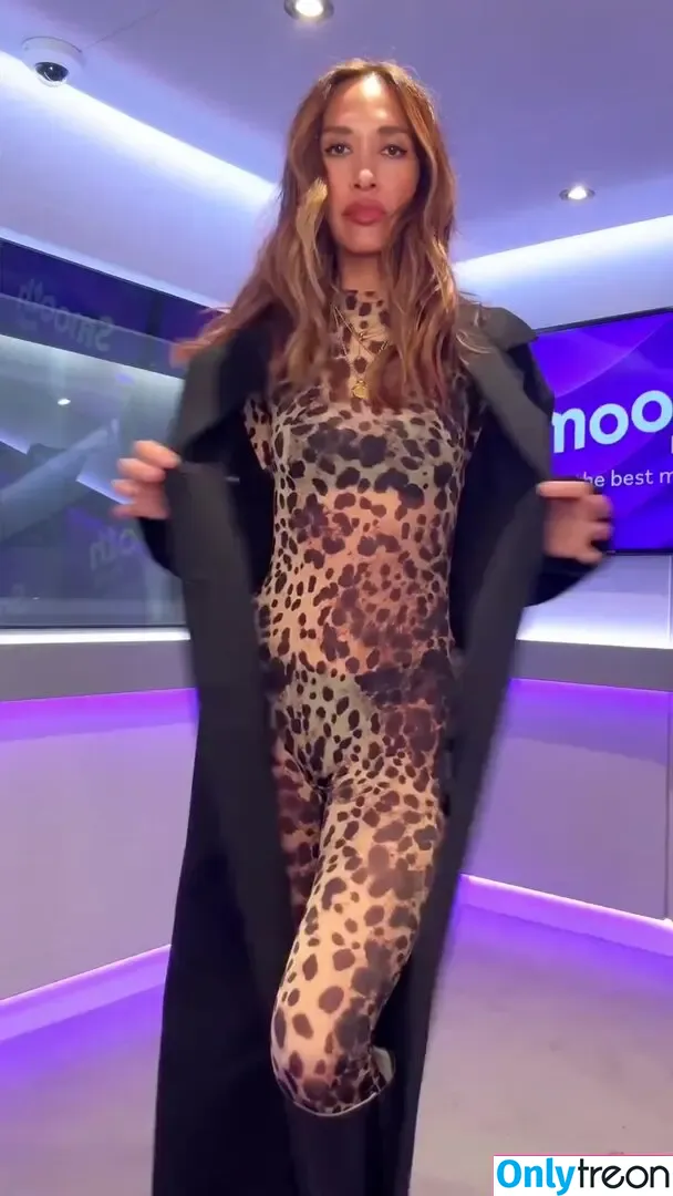 Myleene Klass голая photo #0548 (myleeneklass)