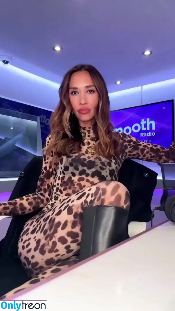 Myleene Klass голая photo #0554 (myleeneklass)