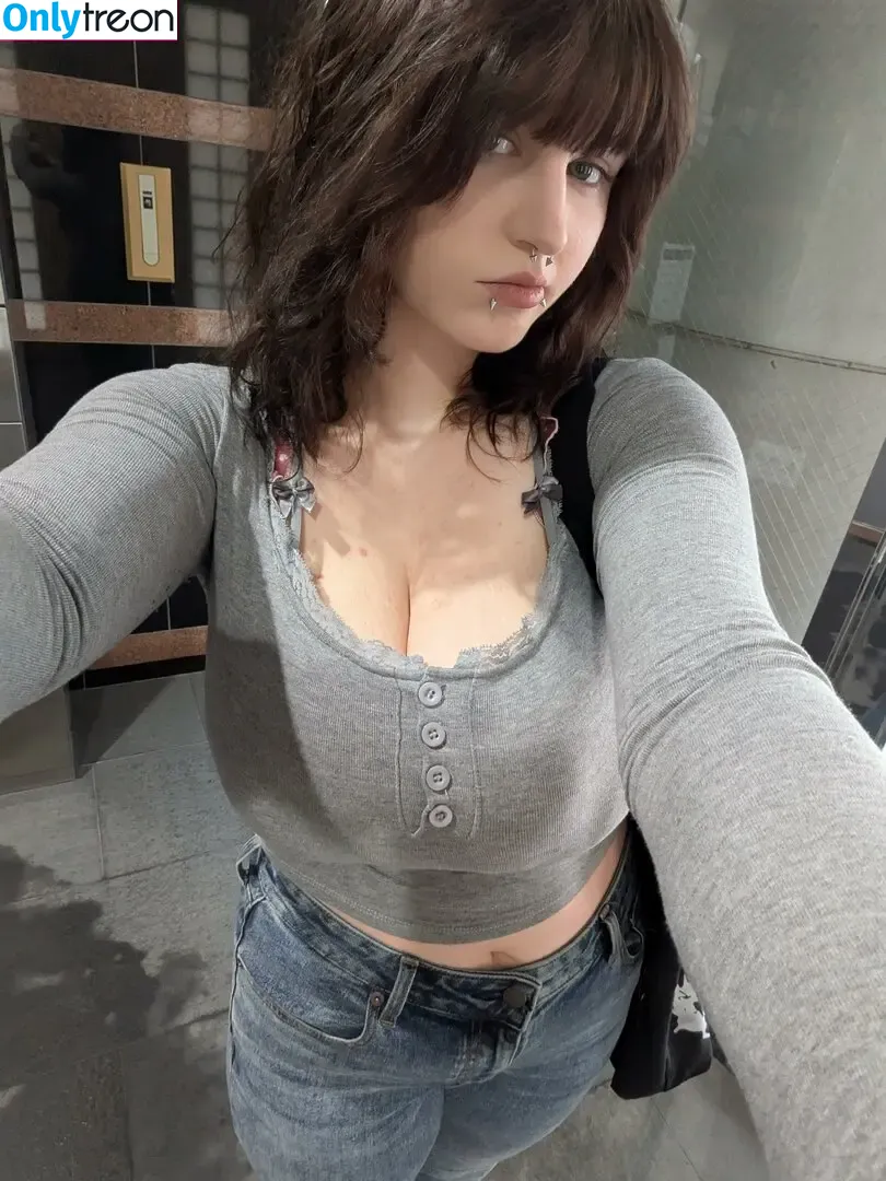 mylittlerobin nude photo #0109 (Robin Grey)