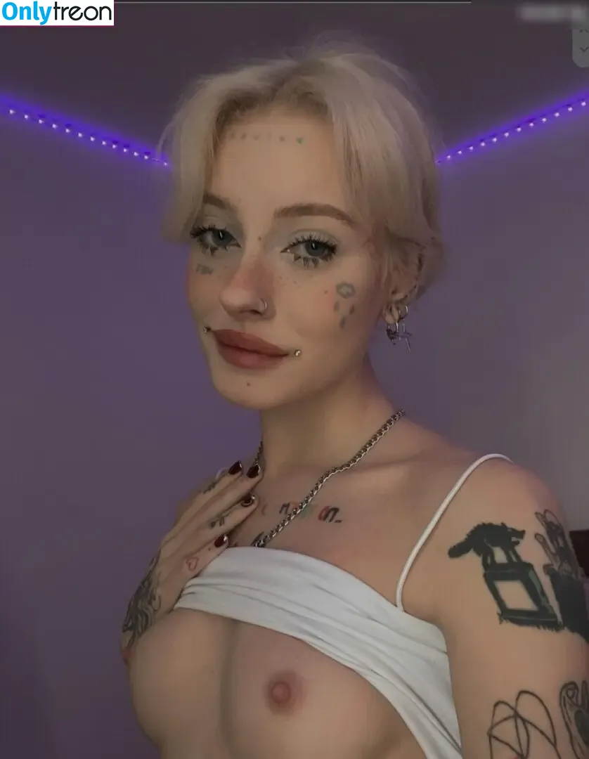 MyMelissa nude photo #0095 (chillyperch86)