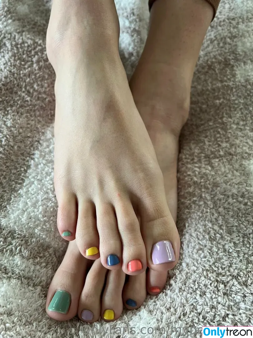 myposedtoes голая photo #0095 (myposedsoles)