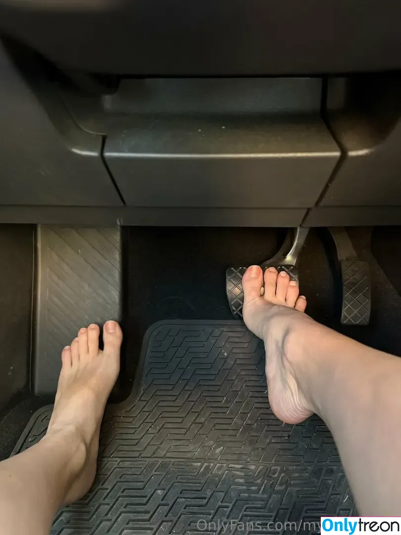 myposedtoes nude photo #0202 (myposedt0es)