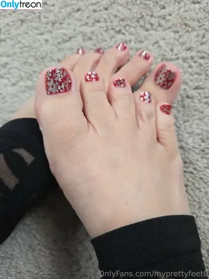 myprettyfeet8 / malekasnailz nude photo #0001